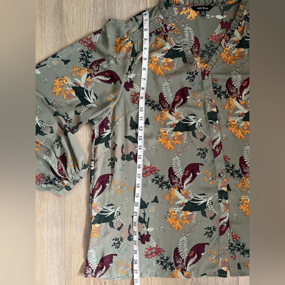 WELL WORN Floral Ruffle Neck Button Front Blouse EUC - Picture 7 of 9